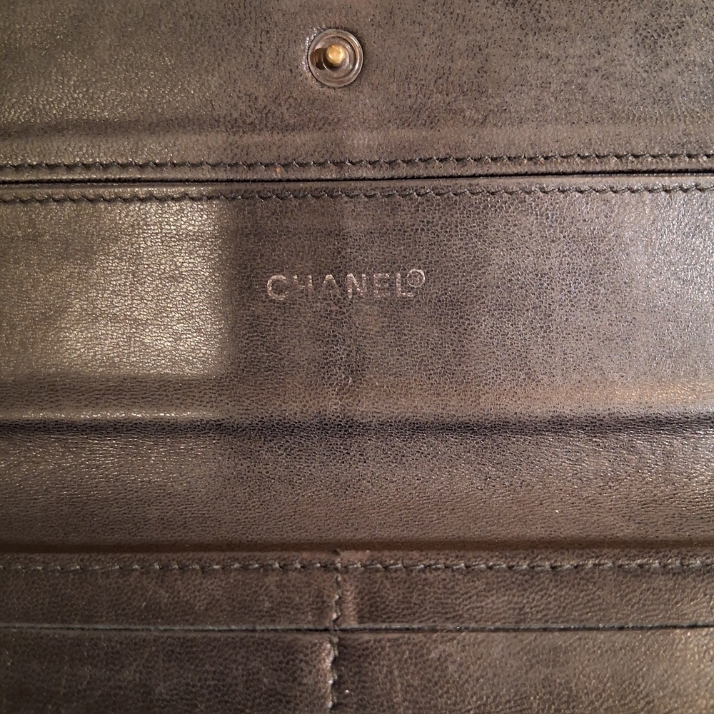 Black Designer Wallet - Picture 16 of 16